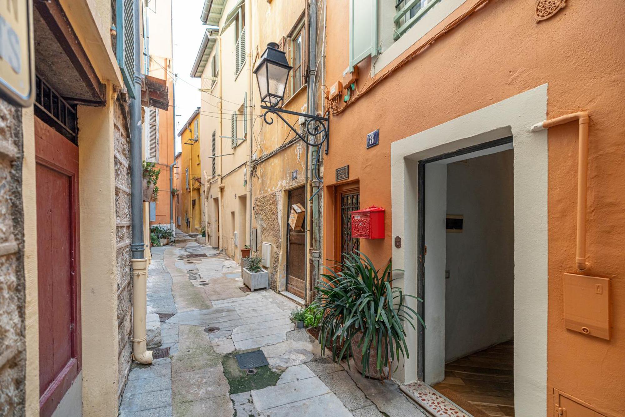Le Bougainvillier Menton Vieille Ville Esterno foto