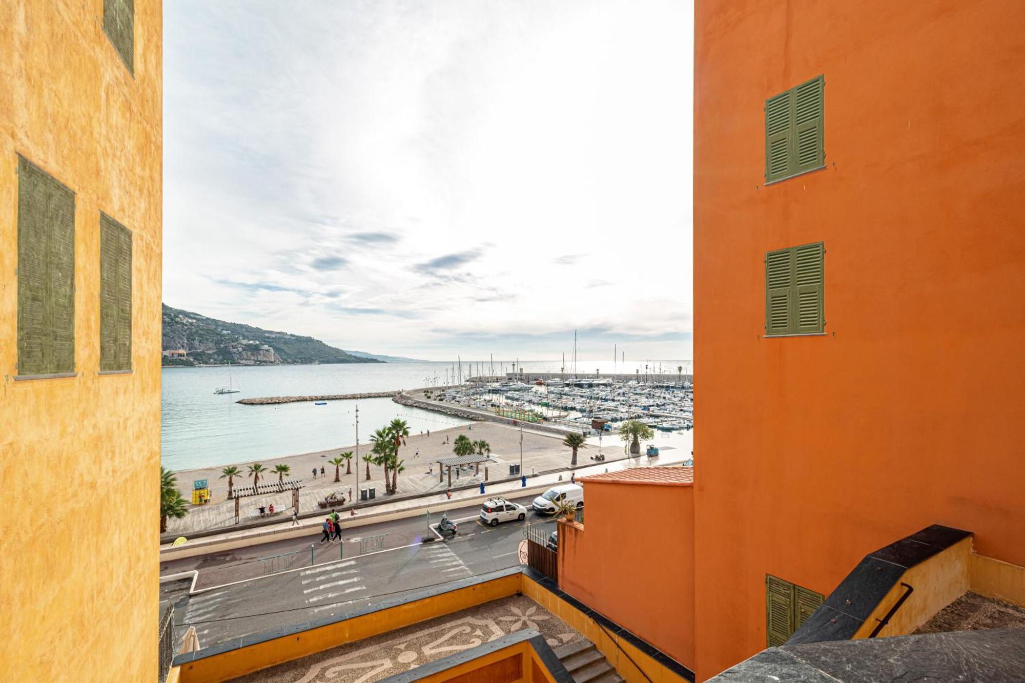 Le Bougainvillier Menton Vieille Ville Esterno foto